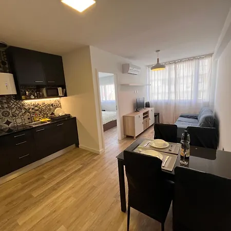 1-bedroom With Kitchenette&bathroom *