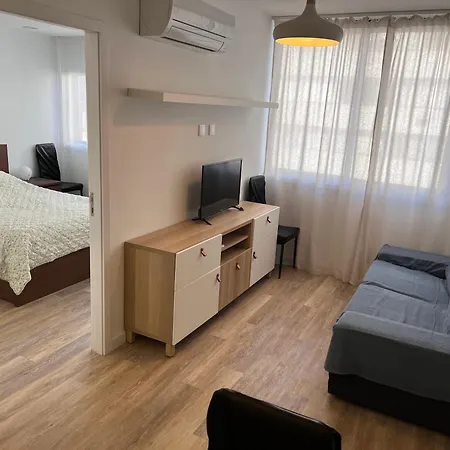 Apartment 1-bedroom With Kitchenette&bathroom *