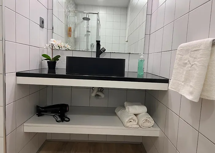 1-bedroom With Kitchenette&bathroom