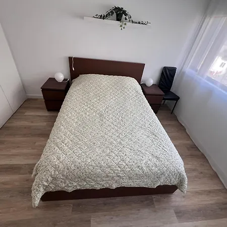 Apartament 1-bedroom With Kitchenette&bathroom *