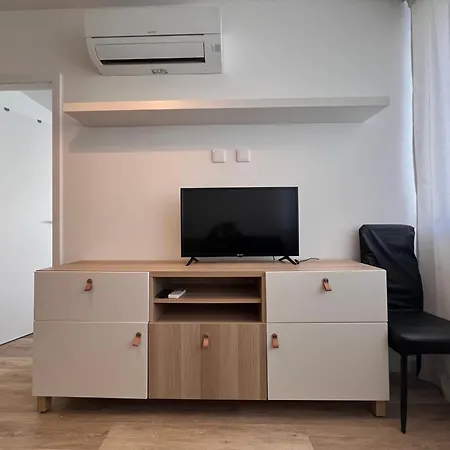 1-bedroom With Kitchenette&bathroom